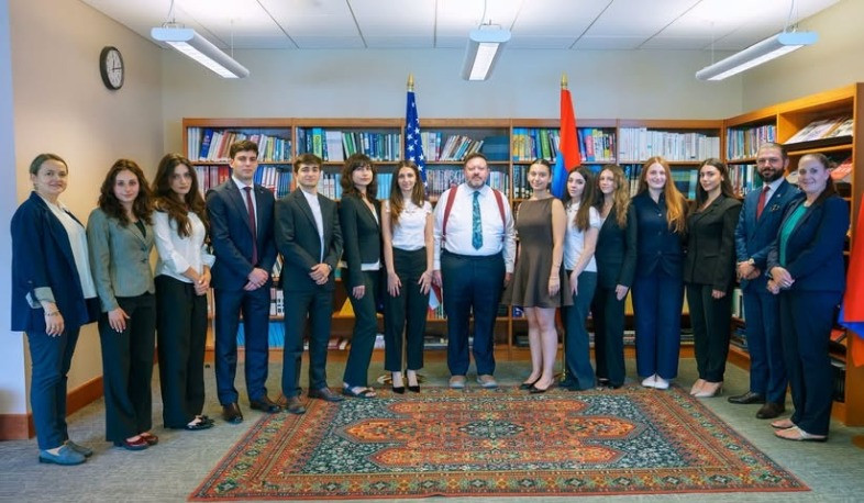 ԱՄՆ գործերի ժամանակավոր հավատարմատարը հանդիպել է  Ամերիկայի հայկական համագումարի ամառային պրակտիկայի ծրագրի մասնակիցների հետ