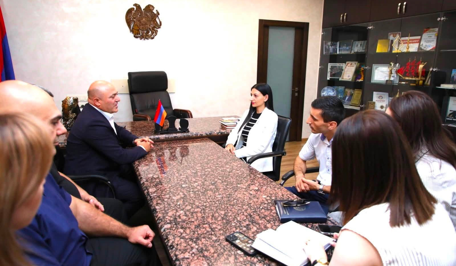 Անահիտ Մանասյանը Մեղրի համայնքի ղեկավարի հետ քննարկել է համայնքում մարդու իրավունքների հետ կապված հարցեր
