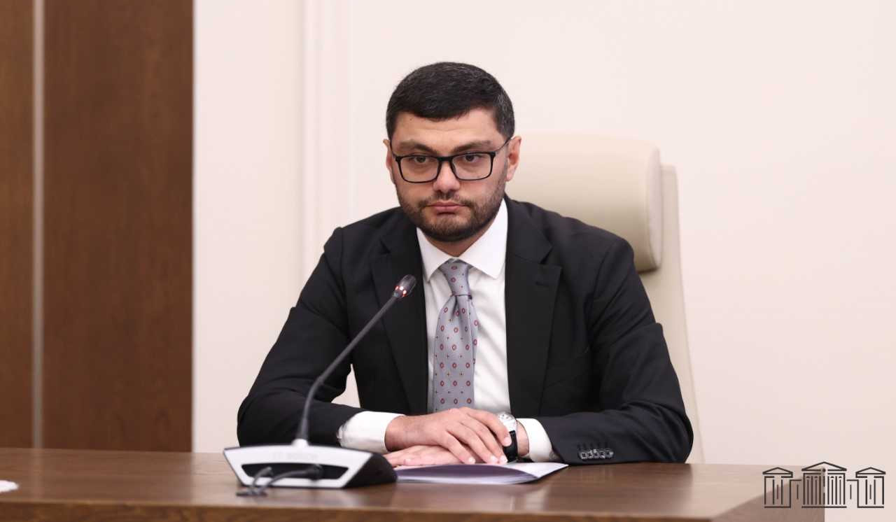 ԱԺ աշխատակազմի ղեկավար-գլխավոր քարտուղար Դավիթ Առաքելյանը պարգևատրվել է ՀՀ ԱԺ պատվո մեդալով