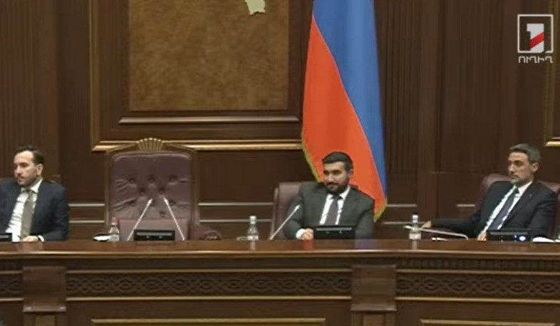 Միջադեպ, նախազգուշացում և խոսափողի անջատում. Ազգային ժողովում իրավիճակը լարվեց