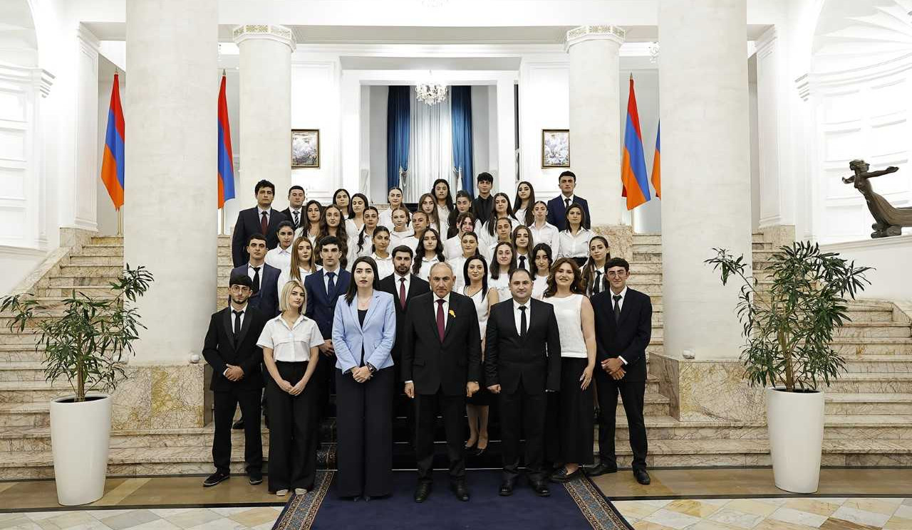 Փրկարարի օրվան ընդառաջ վարչապետը հանդիպել է ՆԳՆ կրթահամալիրի ուսանողների հետ