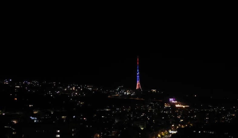 Փրկարարի օրվա առթիվ Երևանի հեռուստաաշտարակը լուսավորվել է ՀՀ դրոշի գույներով