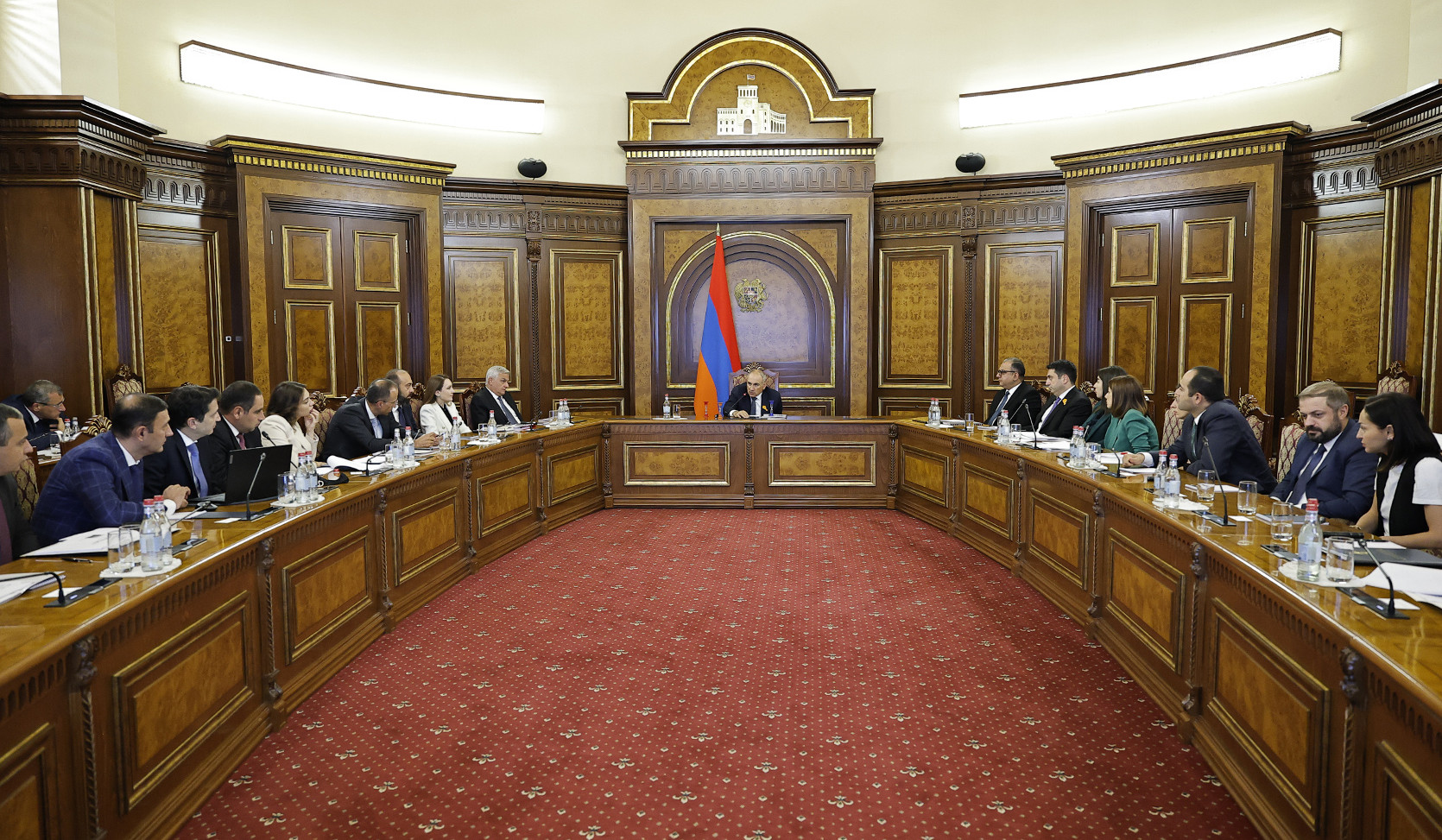 Վարչապետի գլխավորությամբ քննարկվել է 2027 թ. պետբյուջեի նախագիծը