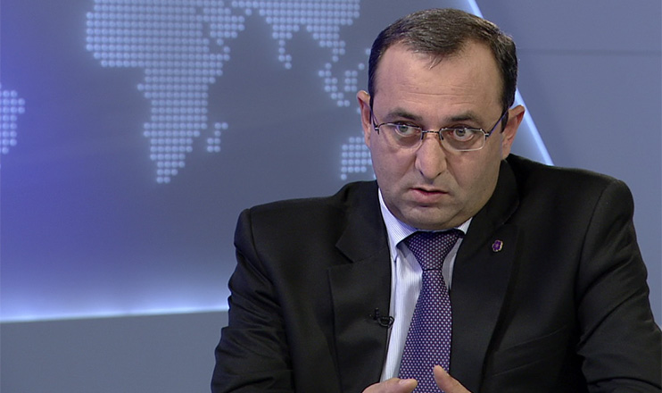 Հարցազրույց - Արծվիկ Մինասյան