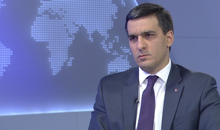 Հարցազրույց - Արման Թաթոյան