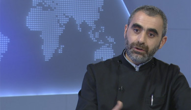 Հարցազրույց - Տեր Եսայի Քահանա Արտենյան