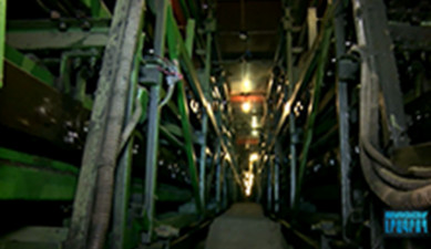 Մասնագիտությունը լրագրող - Հատակում