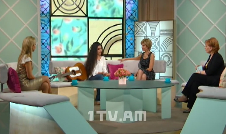 Մեր մեջ ասած - Ելենա Նիկողոսյան