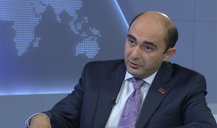 Հարցազրույց - Էդմոն Մարուքյան