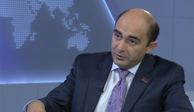 Հարցազրույց - Էդմոն Մարուքյան