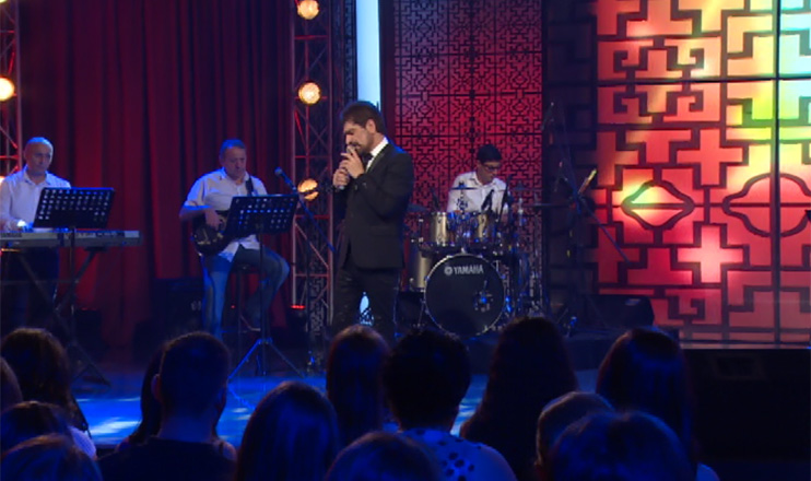 Երգ երգոց - Հարութ Փամբուկչյան