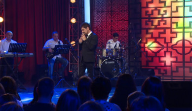 Երգ երգոց - Հարութ Փամբուկչյան