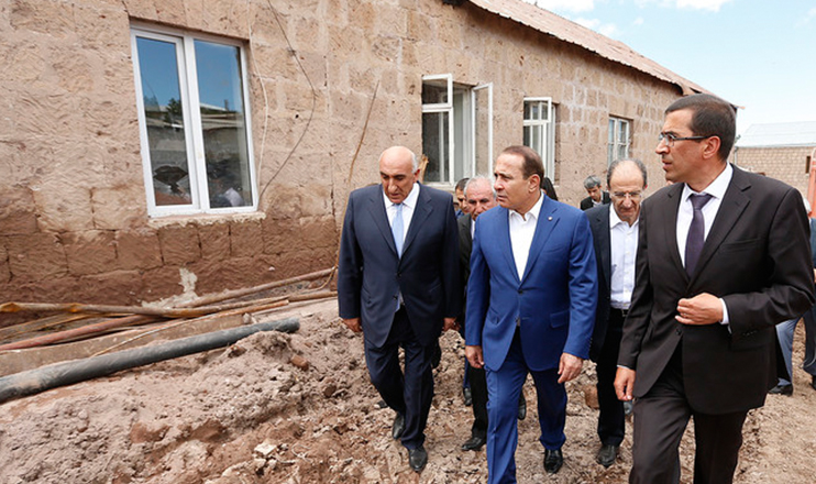 Առաջին տնտեսական