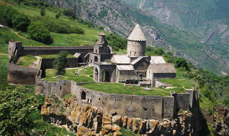 Առաջին տնտեսական