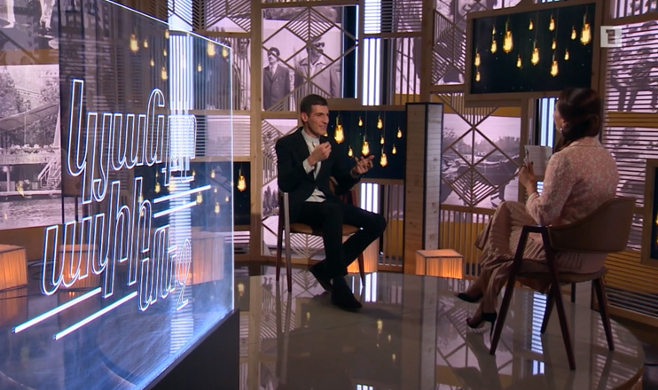 Life in The Palm - Samvel Tadevosyan