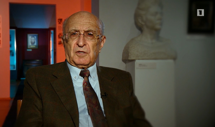 Closed Curtain - National Drama