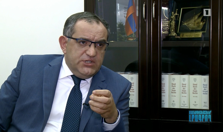 The Profession of a Journalist - Love Victims