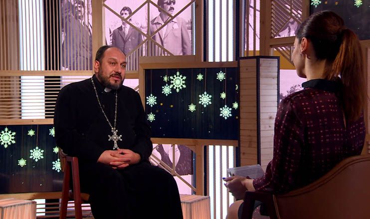 Life in The Palm - Arpine Hovhannisyan