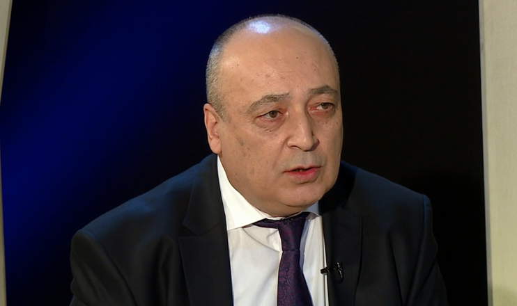 Չակերտներ. Արտակ Վարդանյան