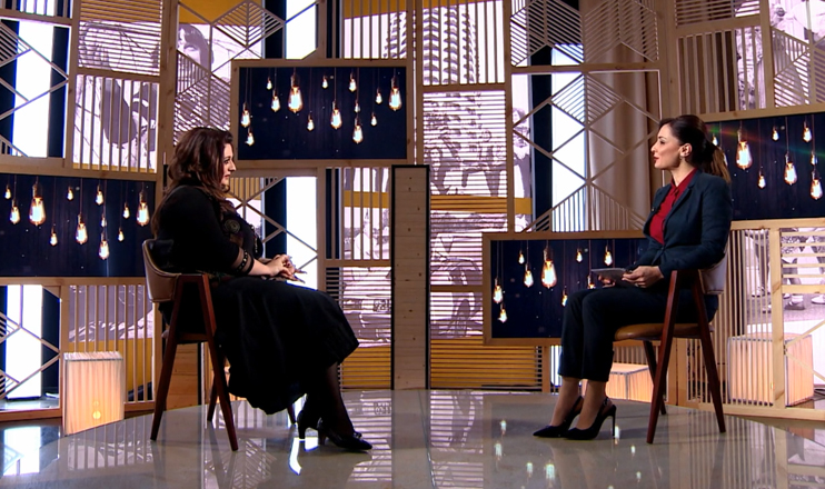 Life in The Palm - Anna Mnatsakanyan