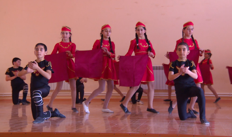 Vahramaberd culture center receives clumsy students who then urn into slender ones