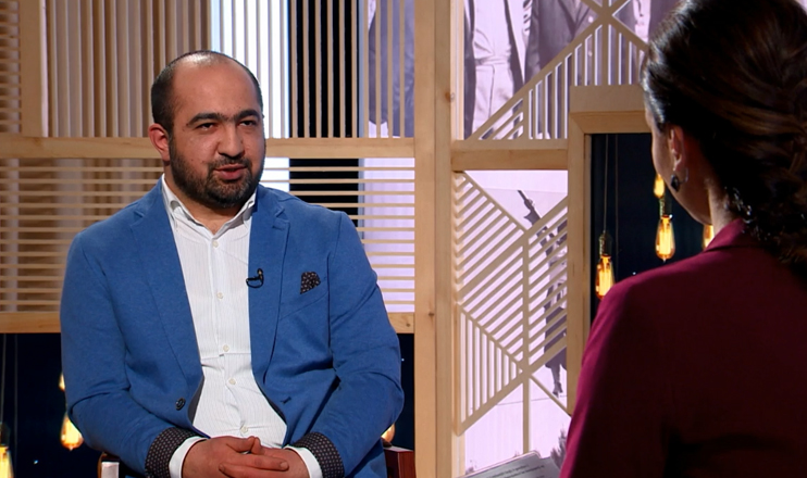 Life in The Palm - Gevorg Hakobyan