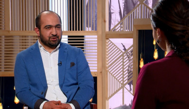 Life in The Palm - Gevorg Hakobyan