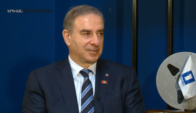 "Agenda: Interview". Michele Faraon