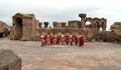 Ուս ուսի. Գորանի