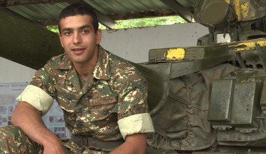 Նվիրյալները. Զրահատանկային գումարտակ