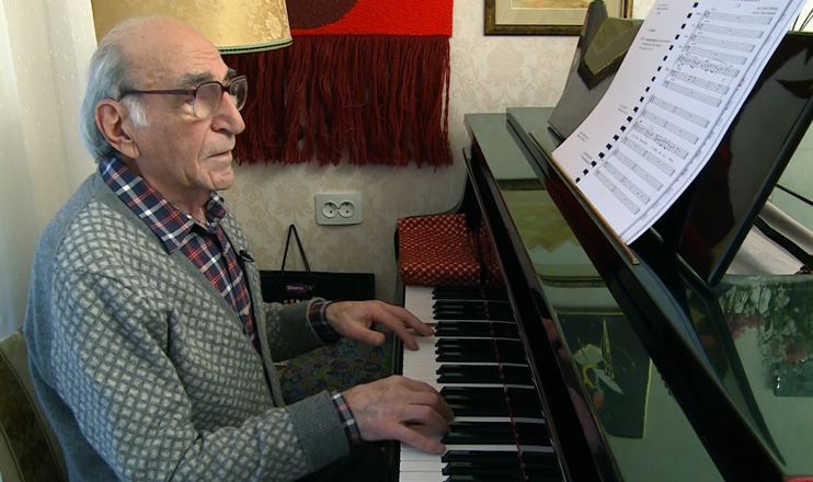 Արեգ Լուսինյանը կրկին ռոյալի առջև է