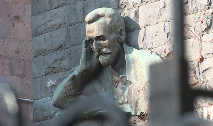 Երևանի փողոցներում. Թումանյան