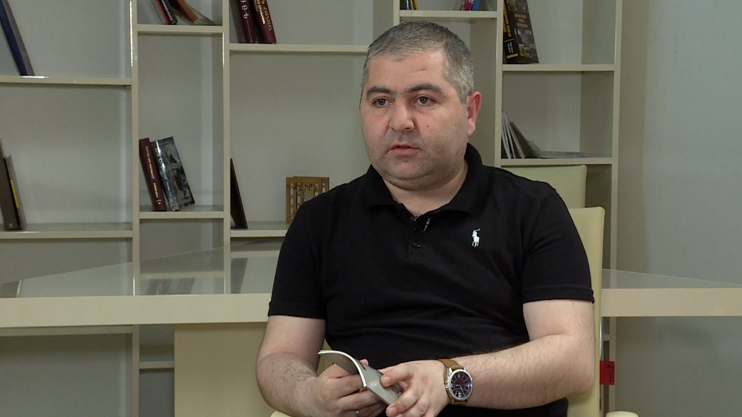 Գրադարակ․ Արա Ալոյան