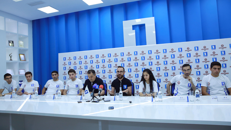 Спортивные комментаторы Первого канала