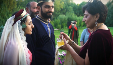 Հայրենեան. Հարսանիք