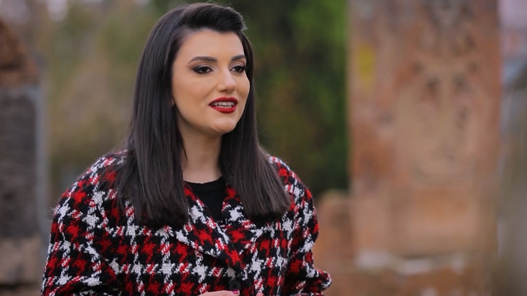 Հայրենեան. Քար