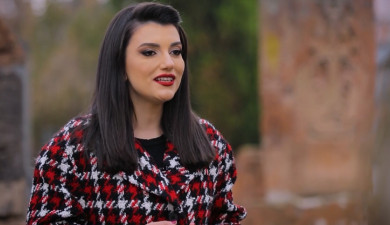 Հայրենեան. Քար