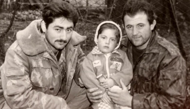 Նվիրյալները. Կամո Բալասանյան