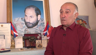 Նվիրյալները. Աբրիկ Հայրապետյան