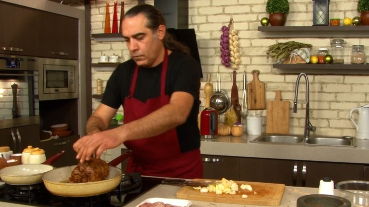 Готовим вместе. Запеченный рулет из свинины