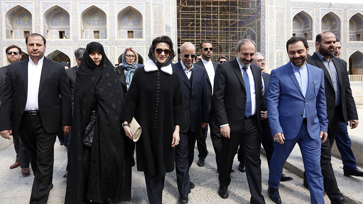 Հրապարակում