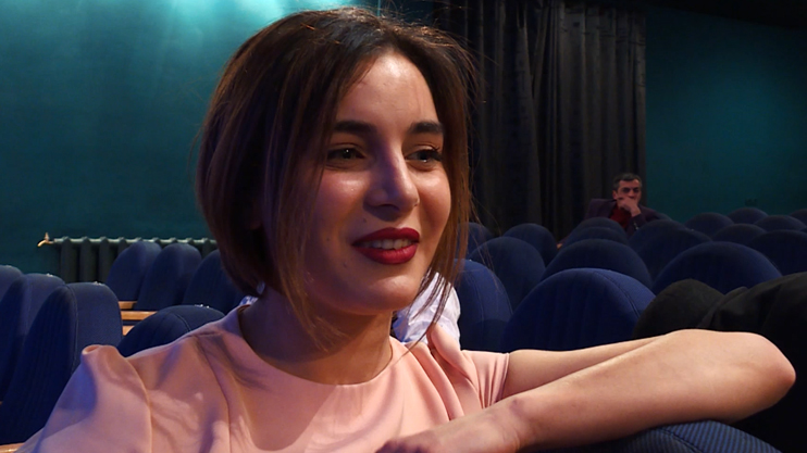 Կուլիսներ. Տիկնայք և պարոնայք