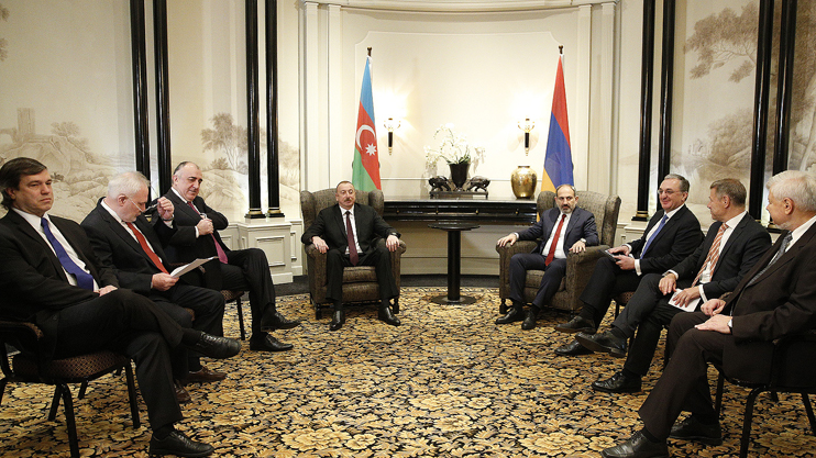 Հրապարակում