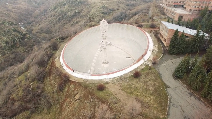 Հիմնաքարը. Հերունու ռադիոդիտակ