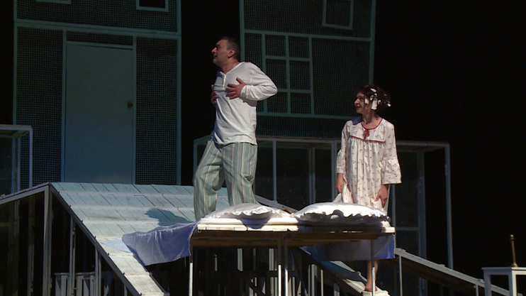 Կուլիսներ. Ինքնասպանը