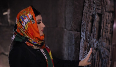 Հայրենեան. Սրբեր