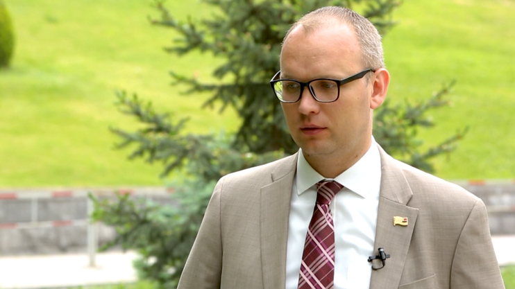 Right or Wrong: Armenians and Russians: Community