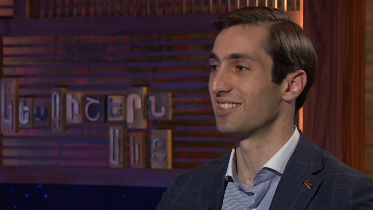 После полуночи. Давид Хажакян