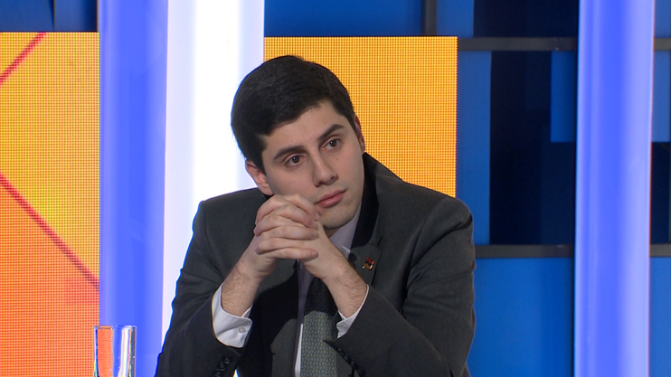 Հանրային քննարկում. Սահմանադրության փոփոխությունների նախագիծը հանրաքվեի կդրվի