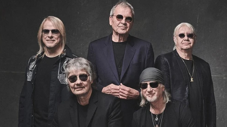 Иэн Гиллан 75